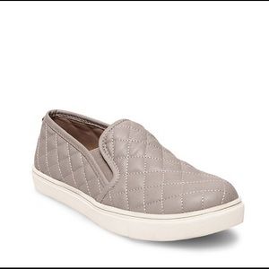 STEVE MADDEN ECENTRCQ Grey Womens Slip-on Shoes
